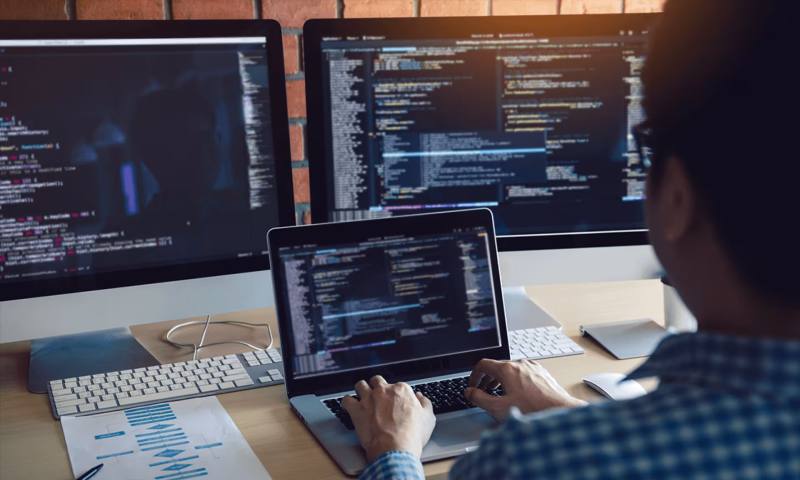 数据科学选型:R与Python如何赋能东丰县网站建设?